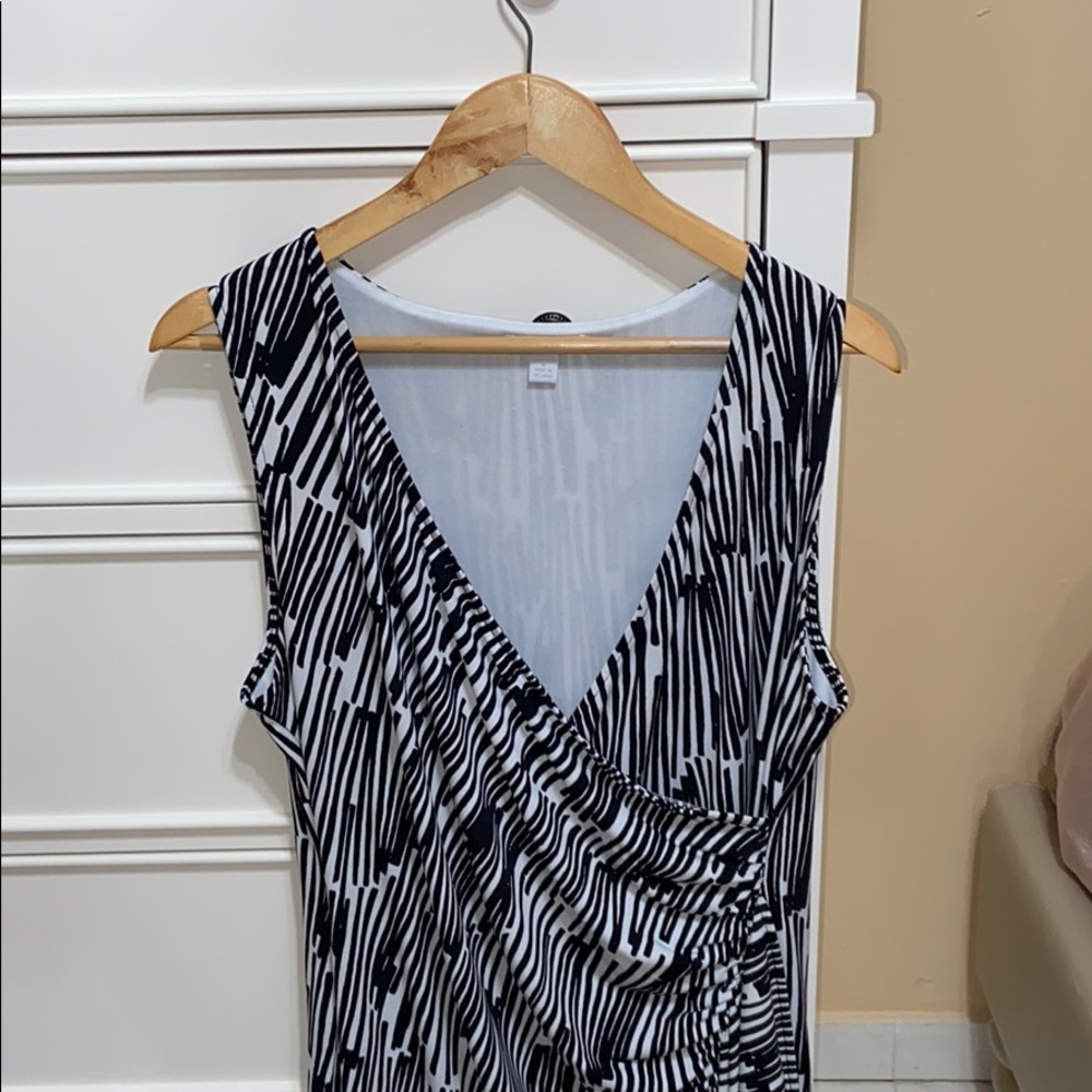 LIKE NEW New York and Company Stretch Dress